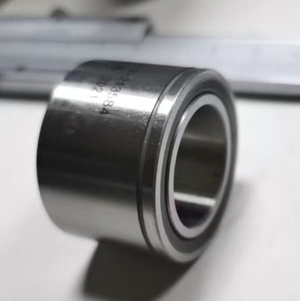 MKL BEARINGS производит радиально-упорный шарикоподшипник F-213584.KL
        